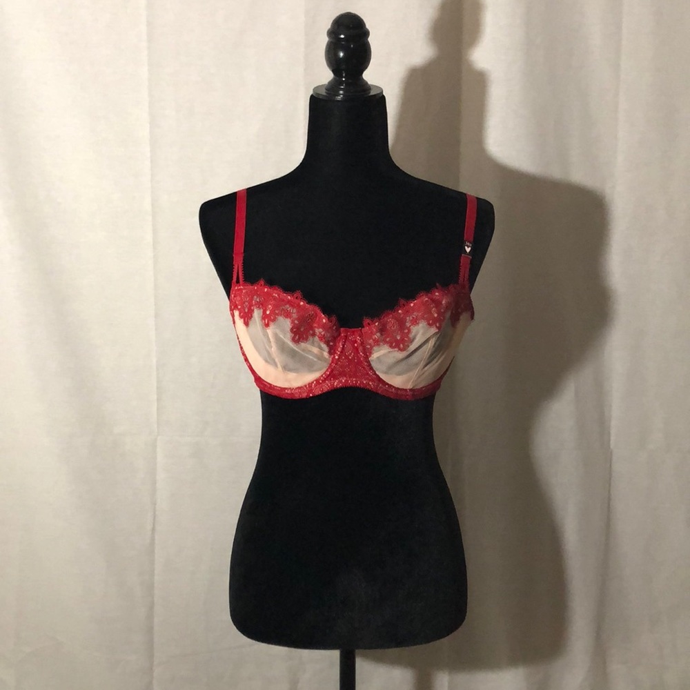 Victoria Secrets Dream Angels unlined bra!